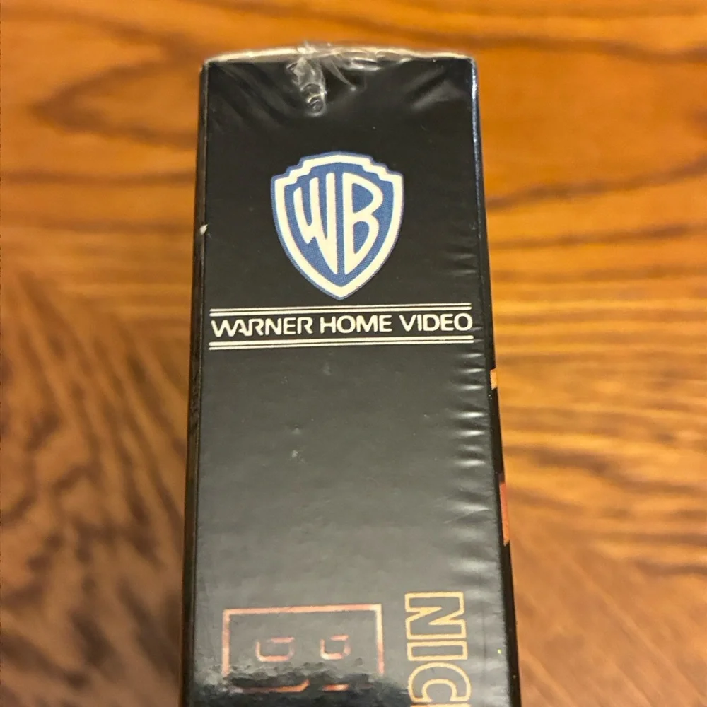 BATMAN VHS Video Tape 1989 Jack Nicholson Michael Keaton. NEW Sealed